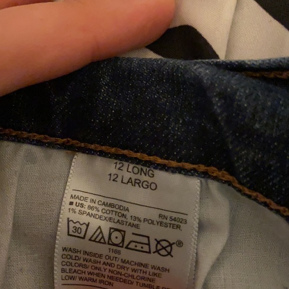 12 Long Old Navy mid rise bootcut jeans - Picture 4 of 4